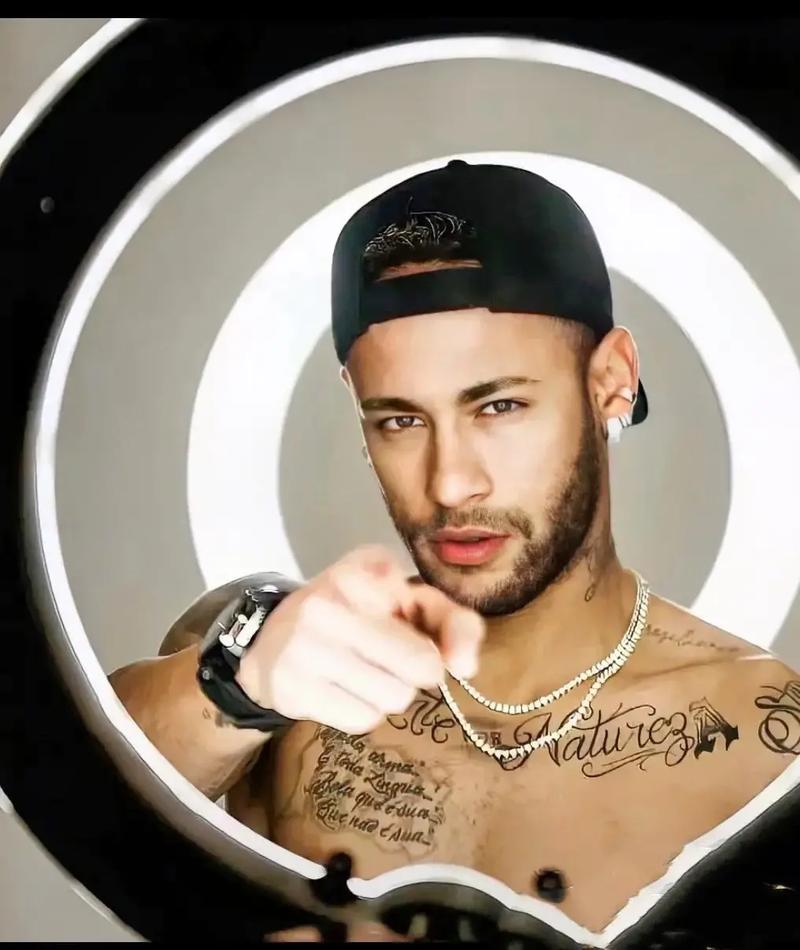 如何看待皇马近况？卡塞米罗：不会为皇马担心，我更担心曼联